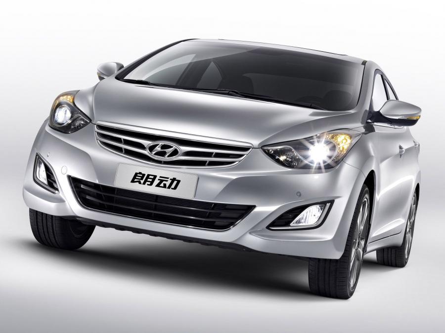  Hyundai Elantra Langdong 2012 года  (фото 2 из 7)